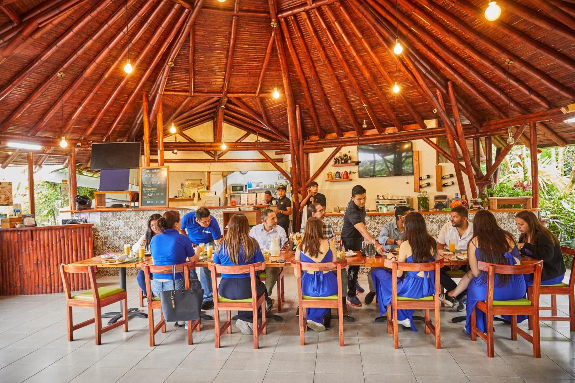 Sisakuna Lodge ميندو المظهر الخارجي الصورة